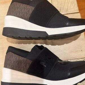 Women’s Michael Kors Wedge Sneakers Like New Black and Brown Slip-On Sneakers
